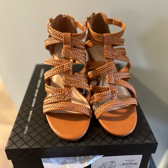 Cute Sandals - Picture 1 of 7